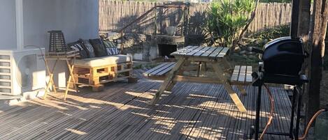 屋外ダイニングエリア