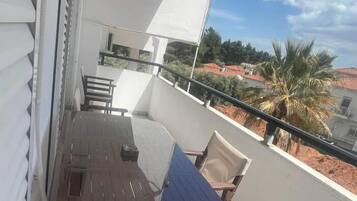 Suite Grand, 2 camere da letto, vista piscina, di fronte alla spiaggia | Balcone