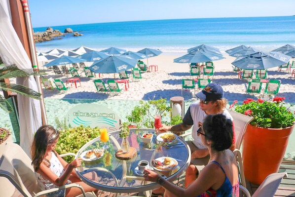 Termasuk sarapan layan diri setiap hari 