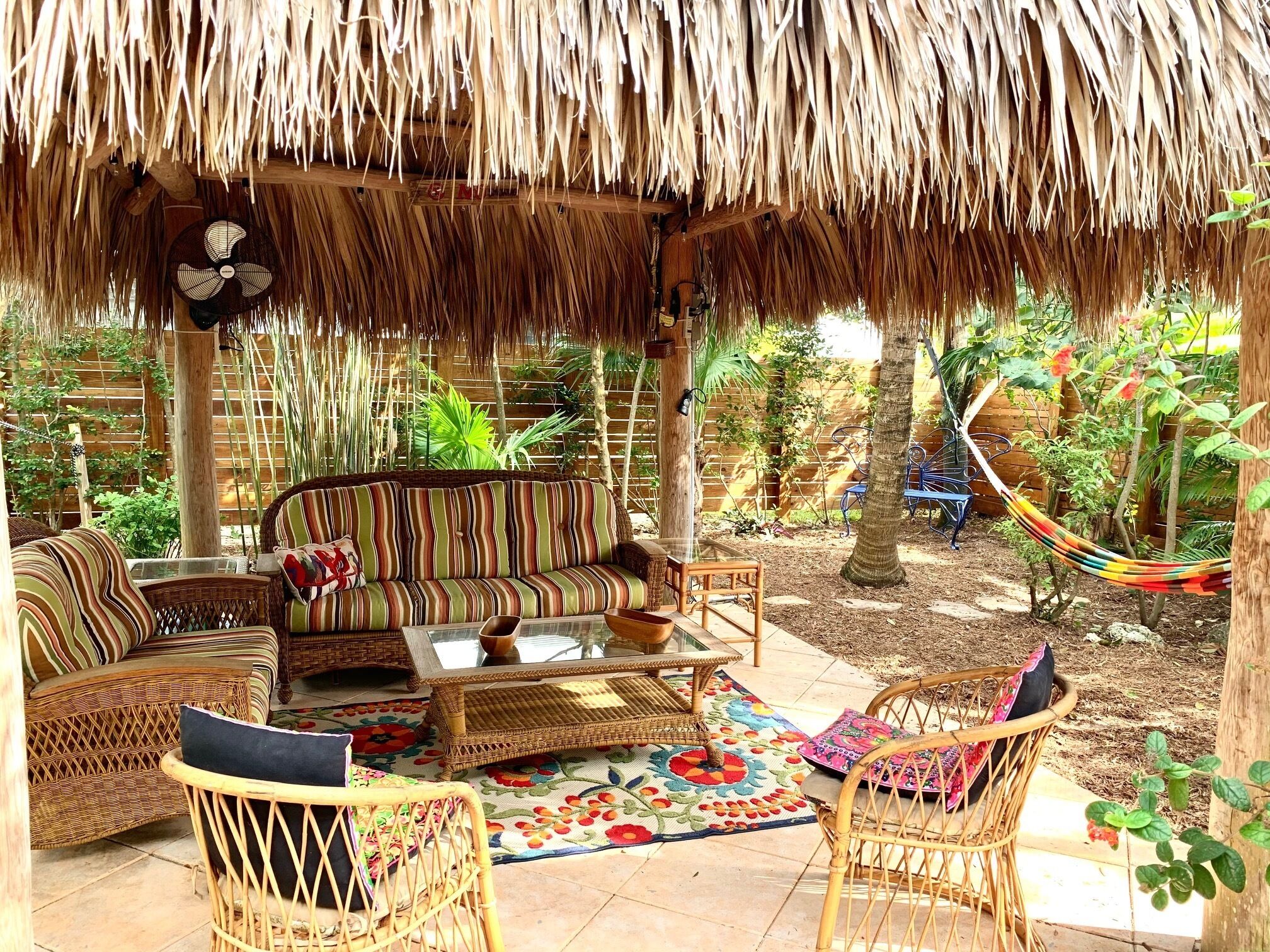 Relaxed Beach living - 1 Bed/1 Bath with Private Garden, steps to Ocean