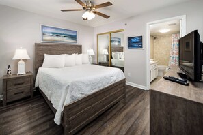 2 bedrooms, desk, iron/ironing board, free WiFi - Sea Oats 609🌊Gulf Views🏖️Beach Service (Fort Walton Beach)