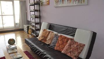 Design Apartment, 1 Bedroom | Living area | LED TV, Netflix, DVD player, first-run movies