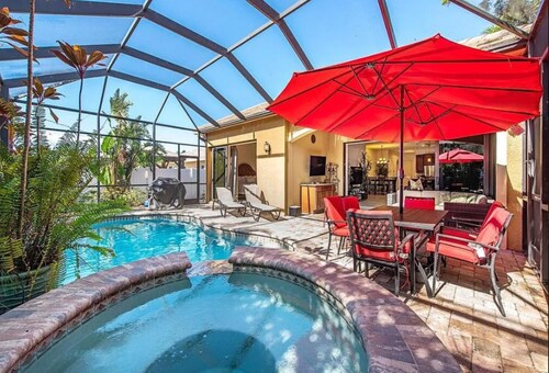 4BR 3BA - King Suite - Heated Pool&Spa - Walk or bike to  Vanderbilt Beach