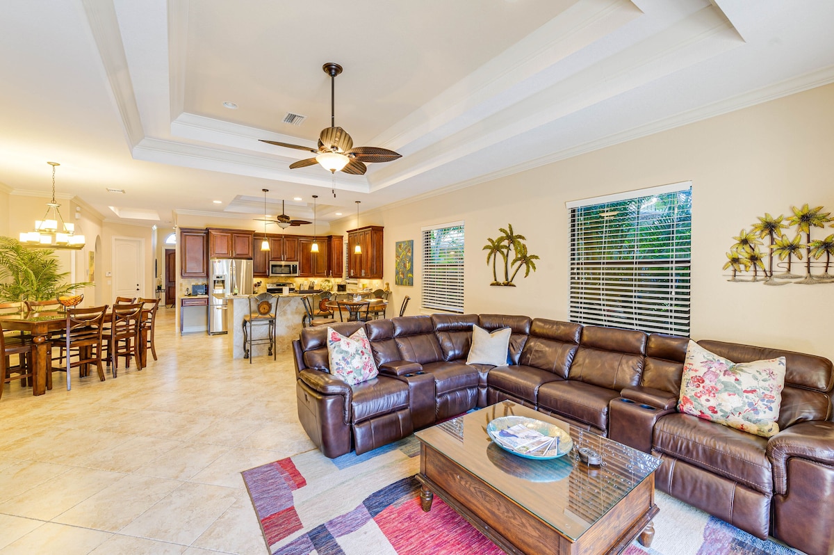Photo 19 of 4BR 3BA - King Suite - Heated Pool&Spa - Walk or bike to Vanderbilt Beach