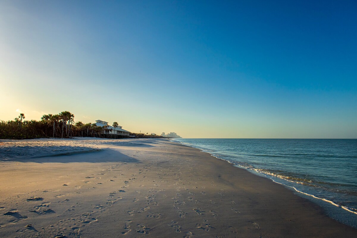 Photo 44 of 4BR 3BA - King Suite - Heated Pool&Spa - Walk or bike to Vanderbilt Beach