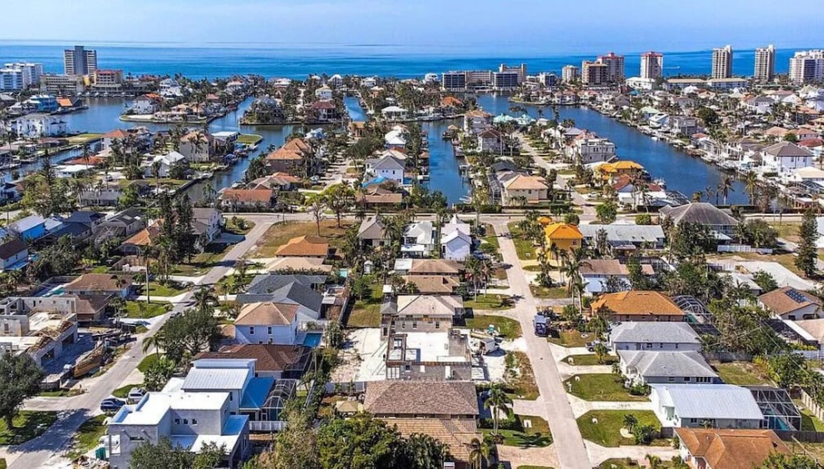 Photo 61 of 4BR 3BA - King Suite - Heated Pool&Spa - Walk or bike to Vanderbilt Beach