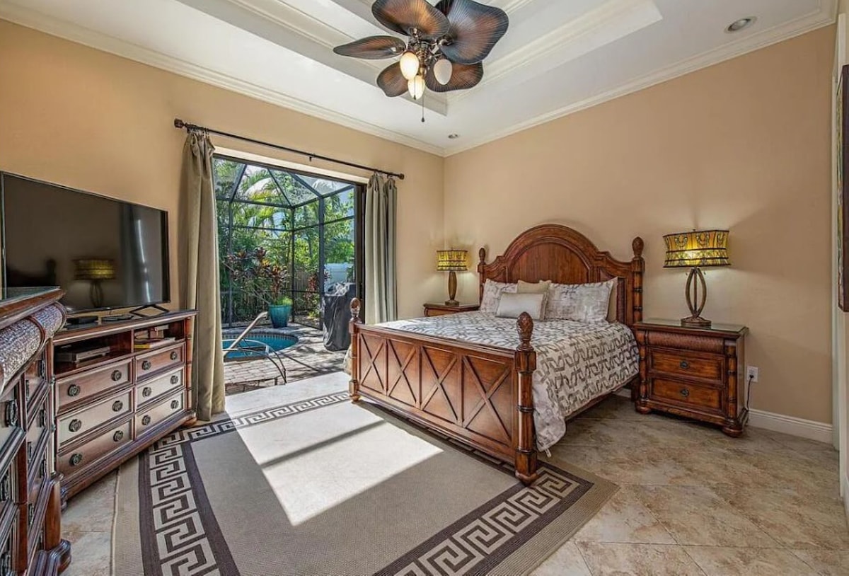 Photo 15 of 4BR 3BA - King Suite - Heated Pool&Spa - Walk or bike to Vanderbilt Beach