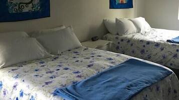 Lit parapluie, Wi-Fi, draps fournis