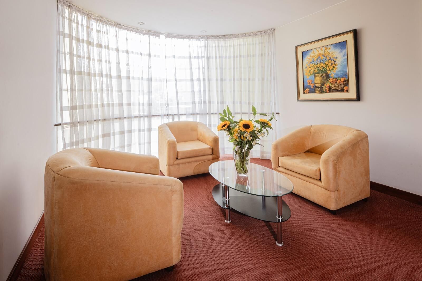 Suite | Living area | 32-inch LCD TV with cable channels, TV