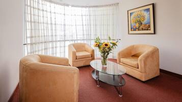 Suíte | Área de estar | TV LCD 32 polegadas com canais a cabo, TV