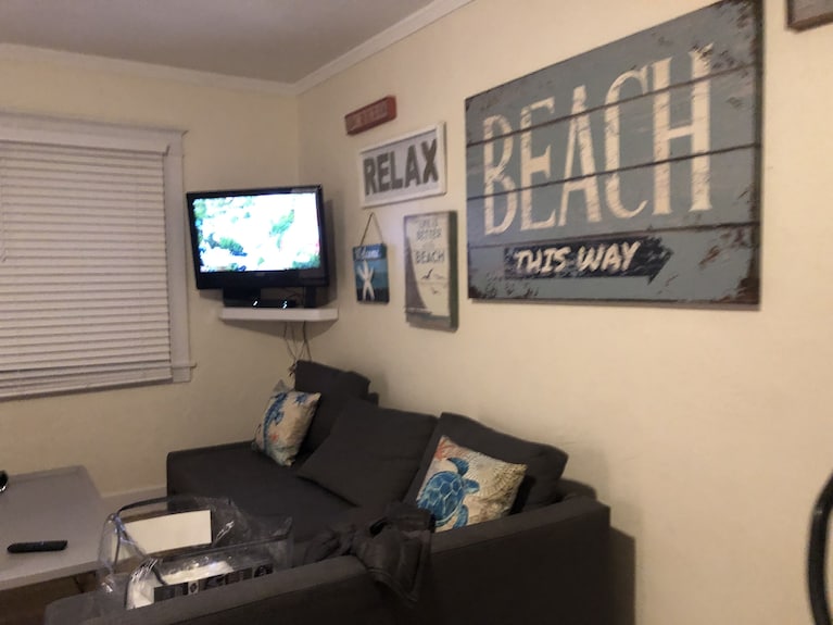 Bungulow On The Beach - La Mirada, CA