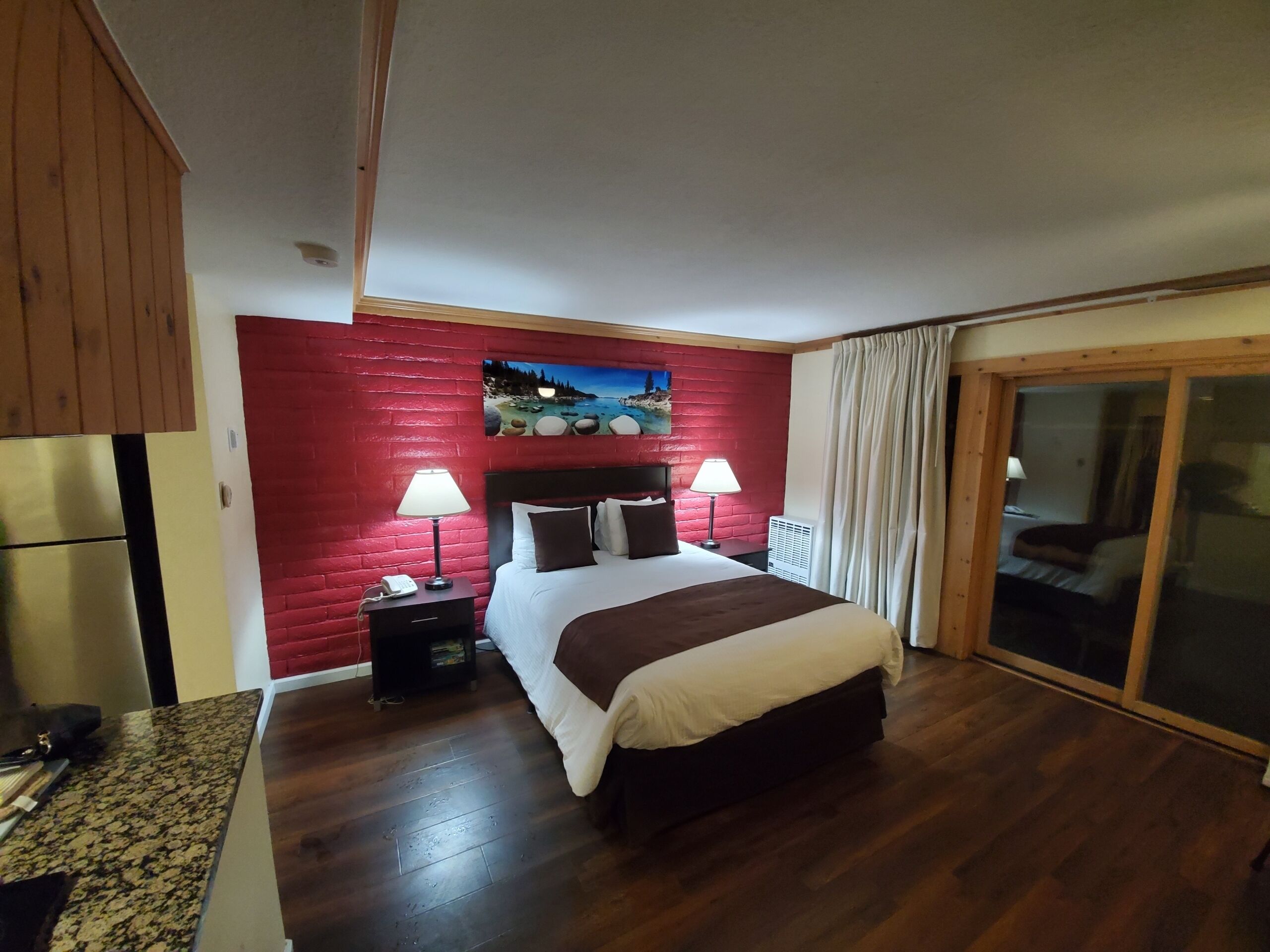 Iron/ironing board, free WiFi, bed sheets