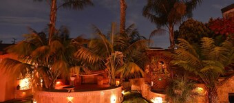 Beautiful Modern European Style in Law Unit Albany Tropical Yard Jacuzzi Pizza