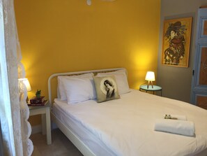 Traditional Double Room, 1 Queen Bed | Premium bedding, individually decorated, individually furnished - Narli Kiz Konagi (Ayvalik)