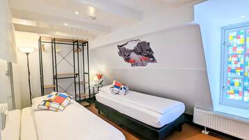 2 slaapkamers, een kluis op de kamer, een strijkplank/strijkijzer