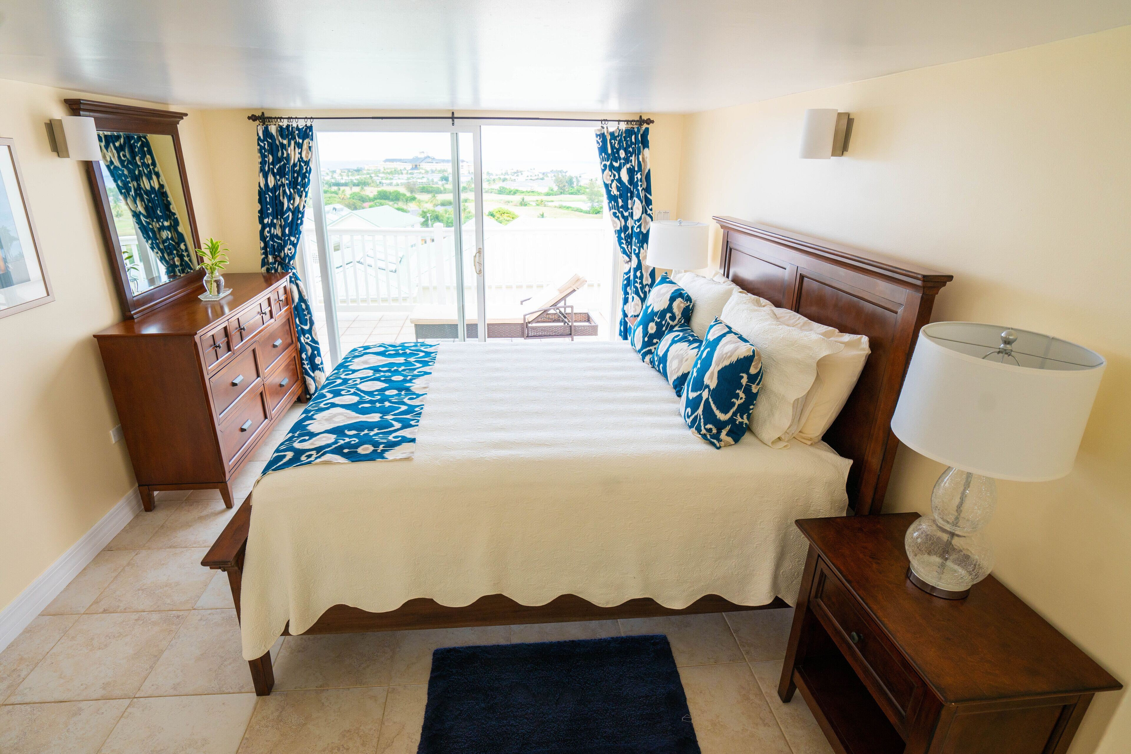 3 makuuhuonetta, silitysrauta/-lauta, ilmainen Wi-Fi, vuodevaatteet