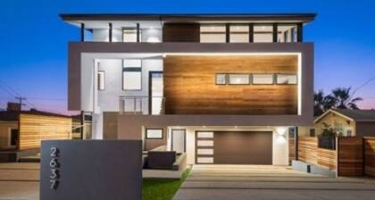 New Modern Beach Apartment