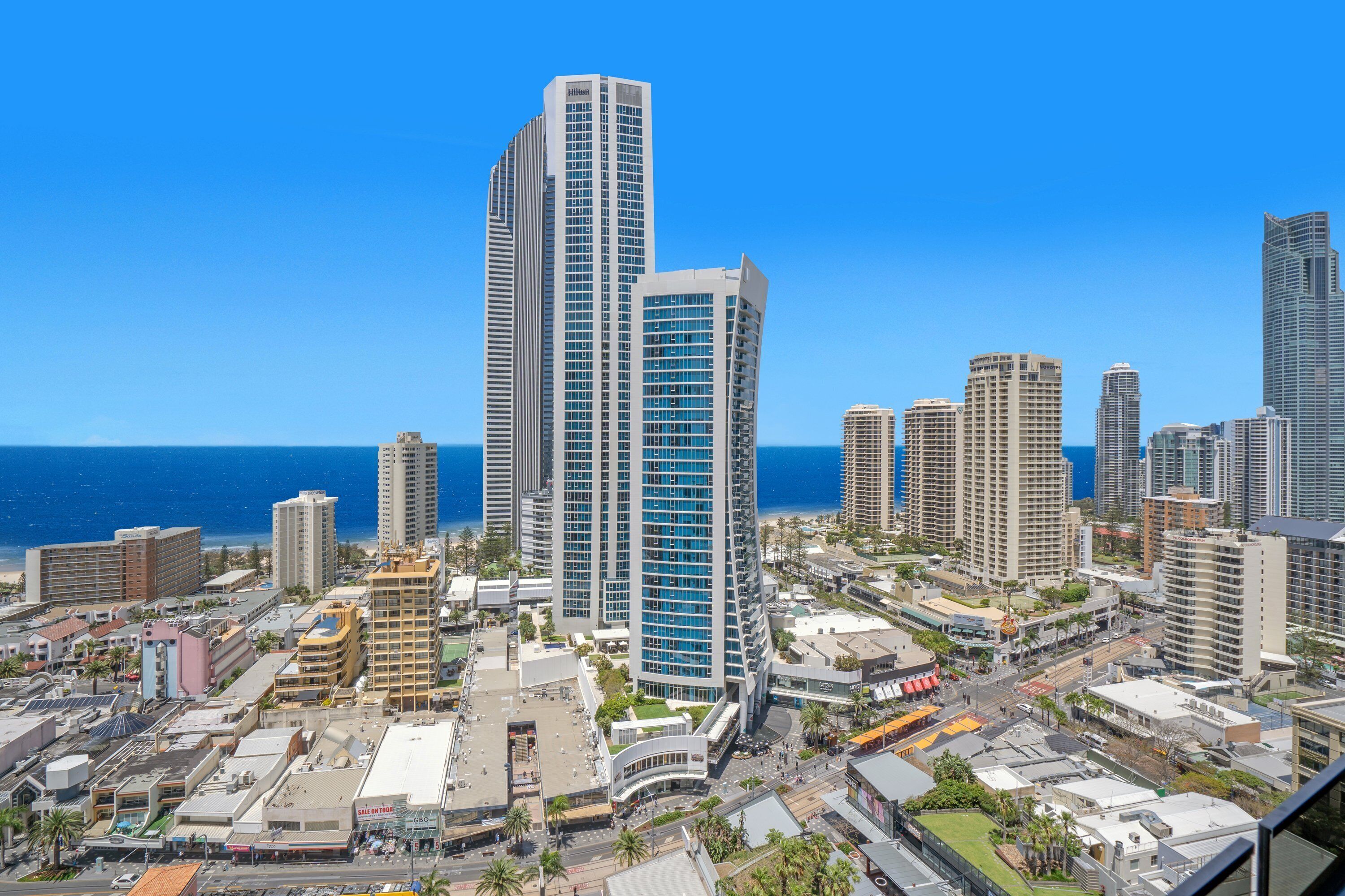 Circle on Cavill Ocean & Hinterland Views — image 20