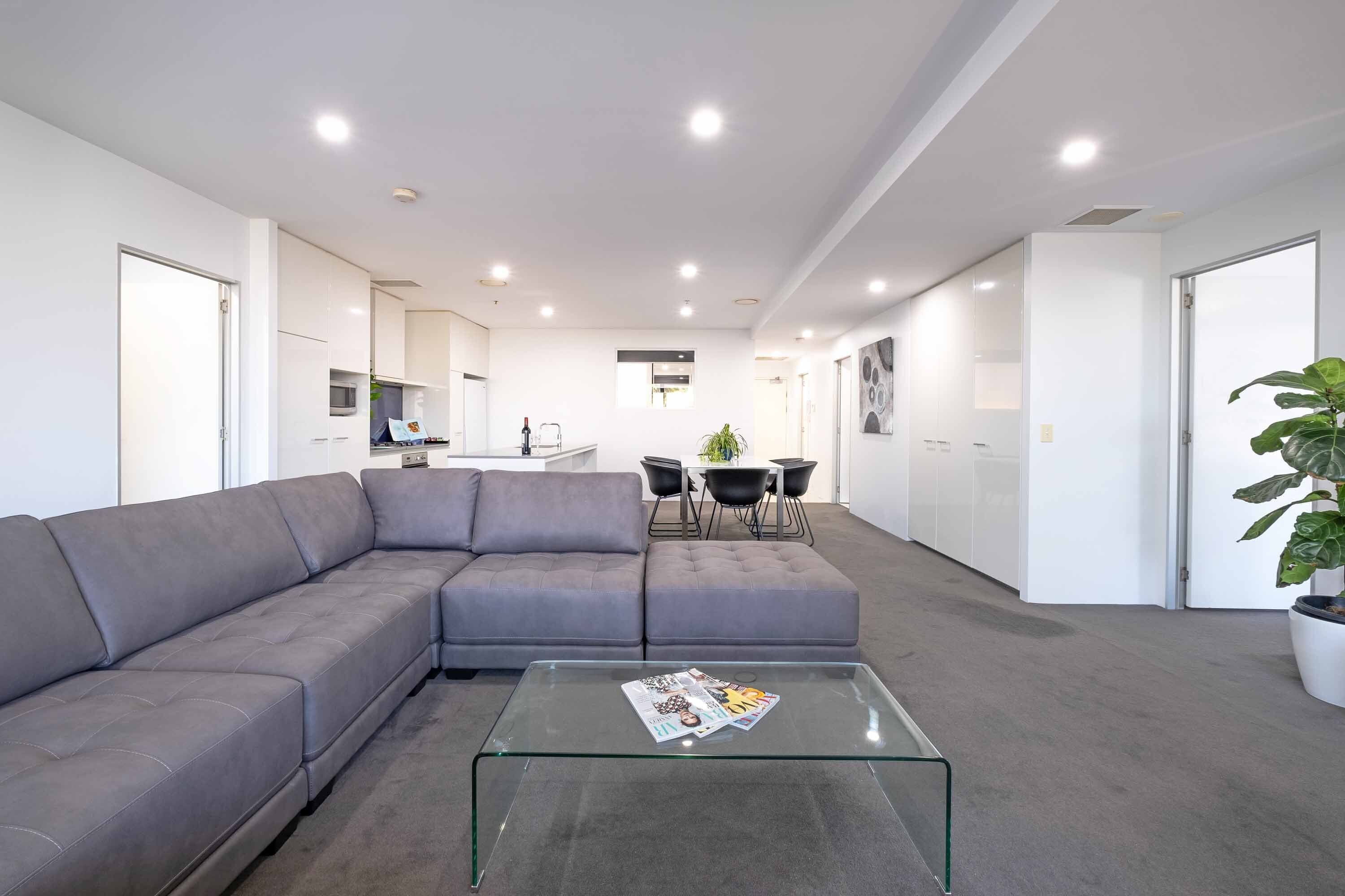 Circle on Cavill Urban City View — image 10