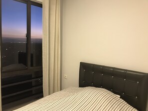 3 bedrooms, bed sheets