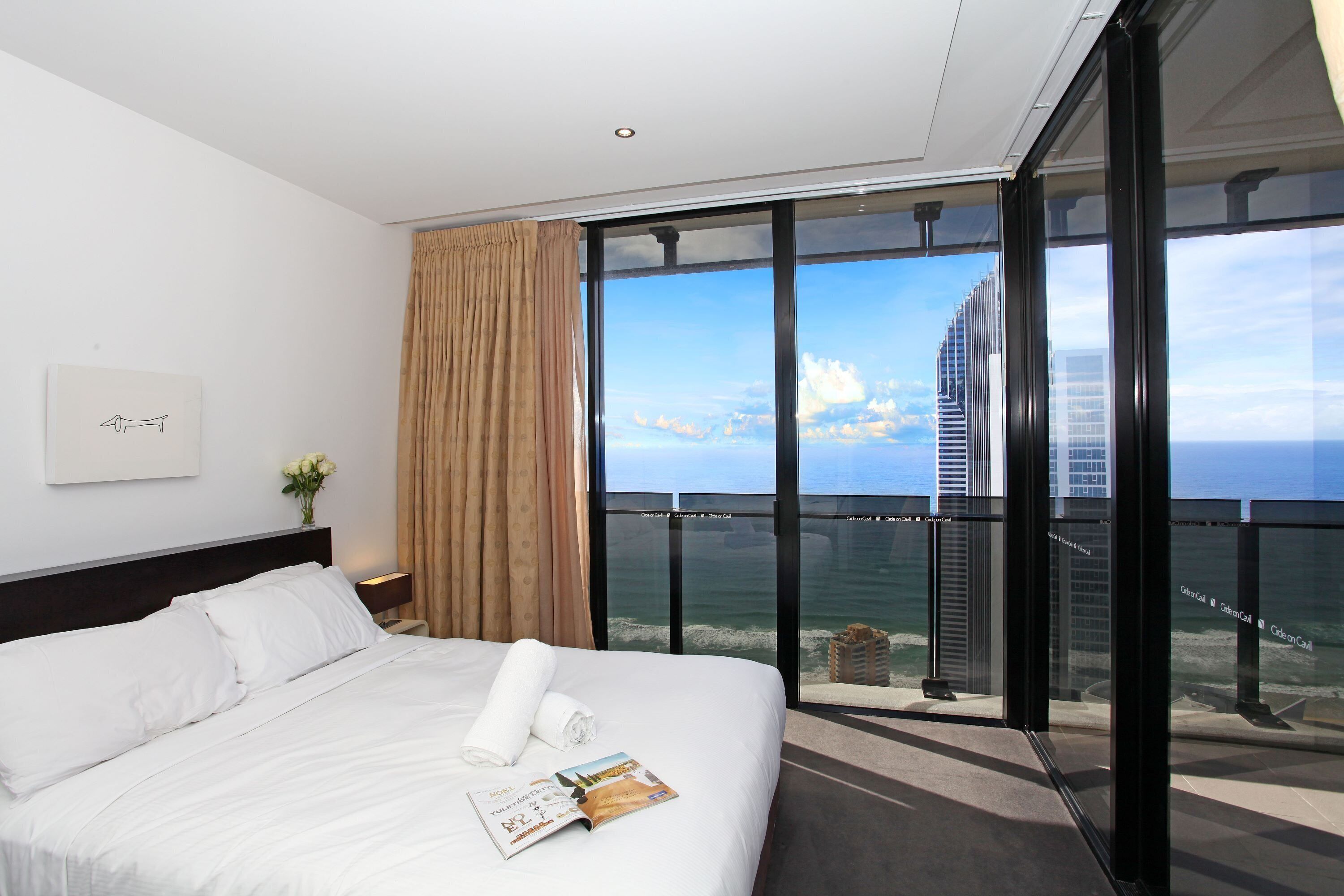 Circle on Cavill Ocean View — image 7