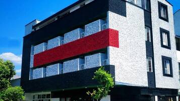 Fachada de la propiedad