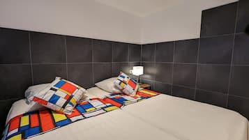 4 bedrooms, in-room safe, iron/ironing board, travel crib
