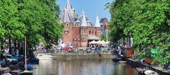 4 Bedrooms in Apartment City Center