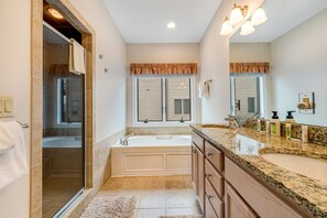 Free toiletries, hair dryer, towels - Mountain-top condo w/ endless mountain views, gourmet kitchen & stone fireplace (Sugar Mountain)