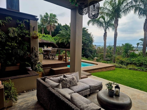 Sunny family home in the winelands