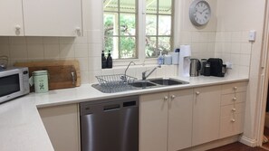 Fridge, microwave, oven, dishwasher - Gorgeous Stone Cottage on the Seafront (Encounter Bay)