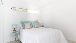 4 bedrooms, iron/ironing board, free WiFi, bed sheets - Paddle on Seven Mile (LENNOX HEAD)