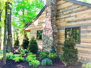 Property grounds - A stunning, modern Lodge with rustic charm at June Farms! (West Sand Lake)