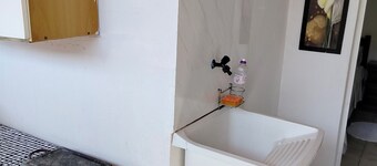 SUITE TÄYDELLINEN FRIGOBARILLA, SISÄLT�ÄÄ, VAGA PARA CARRO