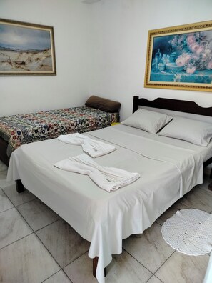 1 bedroom, free WiFi, bed sheets - Beautiful Independent and Exclusive Complete Suite 3 Blocks from the Beach! (Praia Grande)