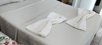 Private suite annex, well located, 3 blocks from the beach, very quiet.