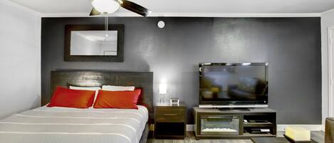 Iron/ironing board, free WiFi, bed sheets