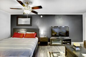 熨斗/熨衣板、免费 WiFi、床单