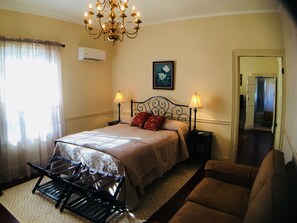 1 bedroom, desk, iron/ironing board, free WiFi