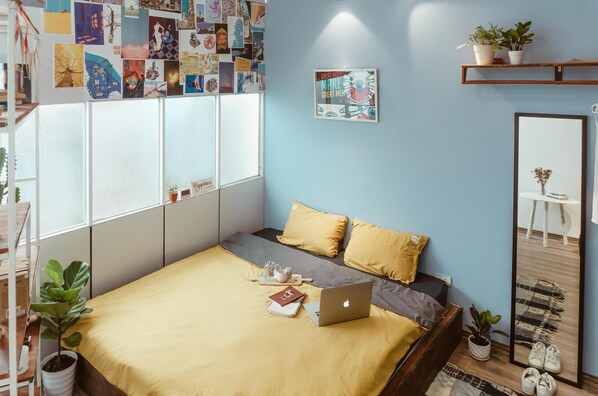 In-room safe, iron/ironing board, WiFi, bed sheets
