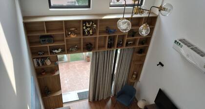 Ein 3-Bett-Apartment auf zwei Ebenen mit großem Wohn- und Essbereich.