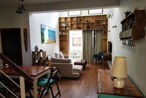 TV - A 3 bed room apartment on two levels with a big living & dining area. (Kolkata)