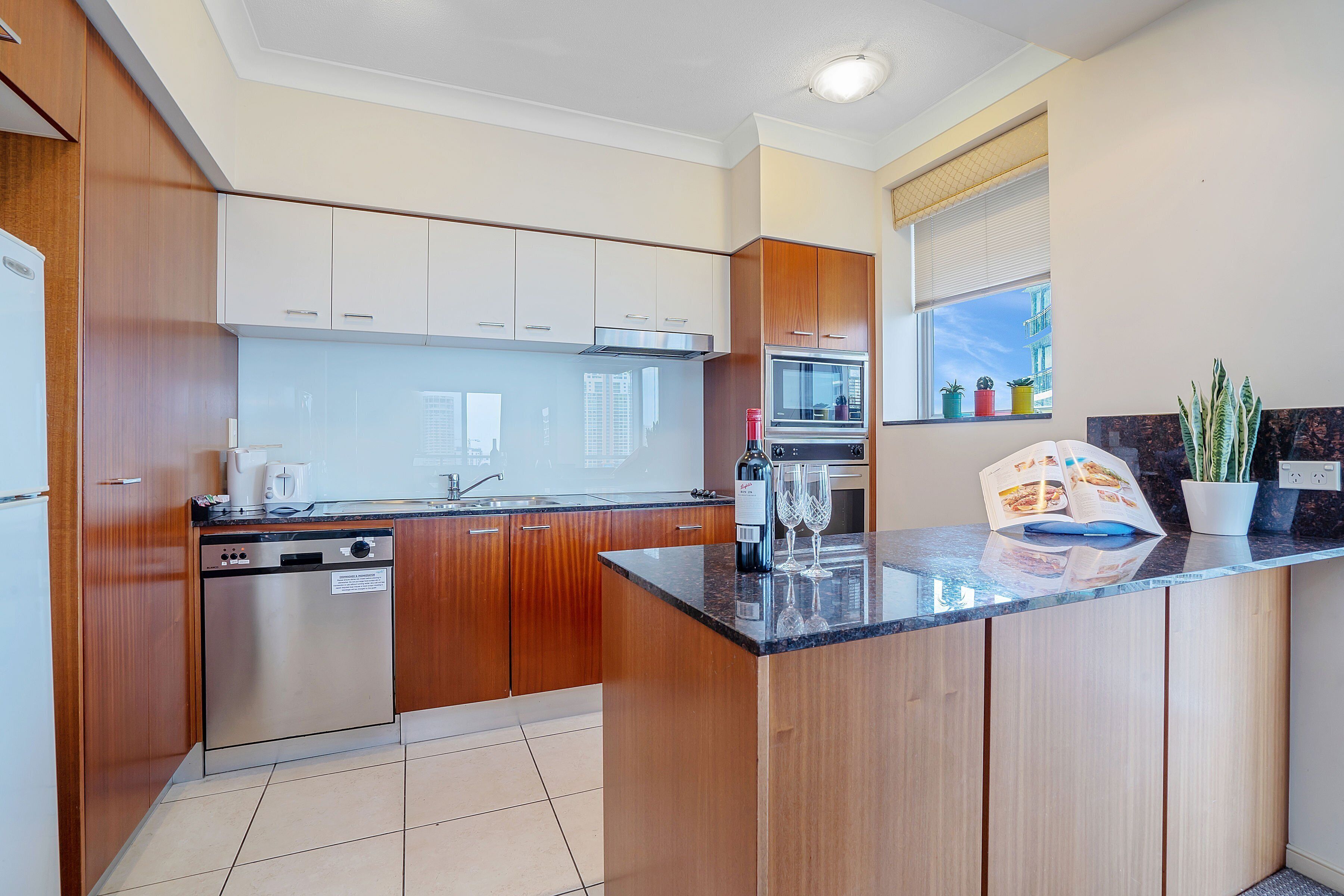 Chevron Renaissance Ocean View — image 9
