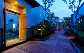 Exterior detail - Private Pool, One Bedroom Villa Rice Field View near Ubud (Ubud)