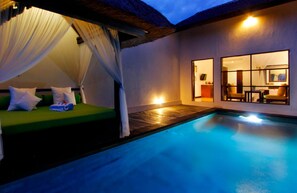 Außenpool, Liegestühle