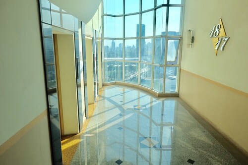 Geräumiges Wohnen in der Nähe des Chatuchak-Marktes, des Einkaufszentrums und der MRT Phaholyothin