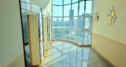 Geräumiges Wohnen in der Nähe des Chatuchak-Marktes, des Einkaufszentrums und der MRT Phaholyothin