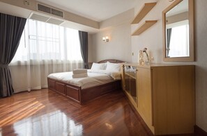 2 bedrooms, free WiFi, bed sheets - Spacious 2BD Downtown  Bangkok | 1min BTS , Shopping Mall, Chatuchak Market 4289 (Khwaeng Chatuchak)