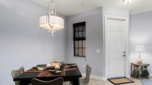 Dining - Beautiful 3 bedroom Townhouse in Ole at Lely Resort .3 miles from Village Center (Naples)