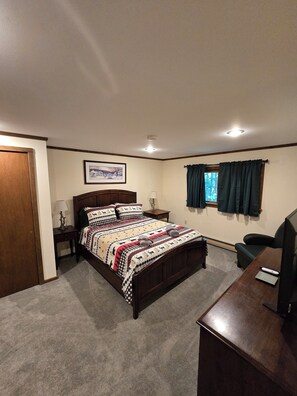 6 bedrooms, iron/ironing board, free WiFi, bed sheets